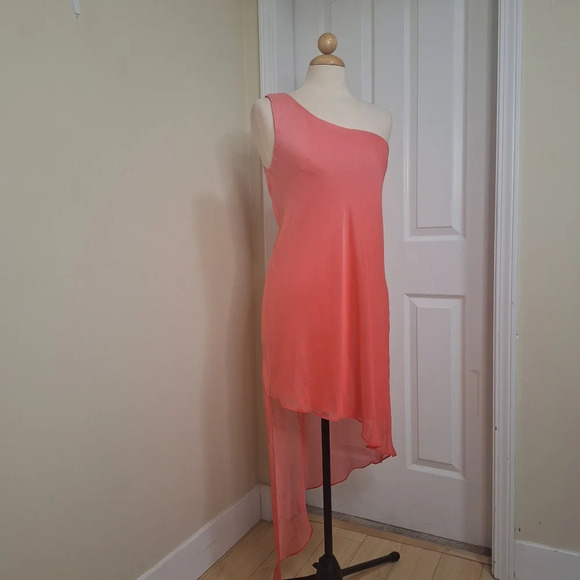 Le Chateau dead stock one shoulder coral ombre  dress train with playful train - Picture 1 of 10
